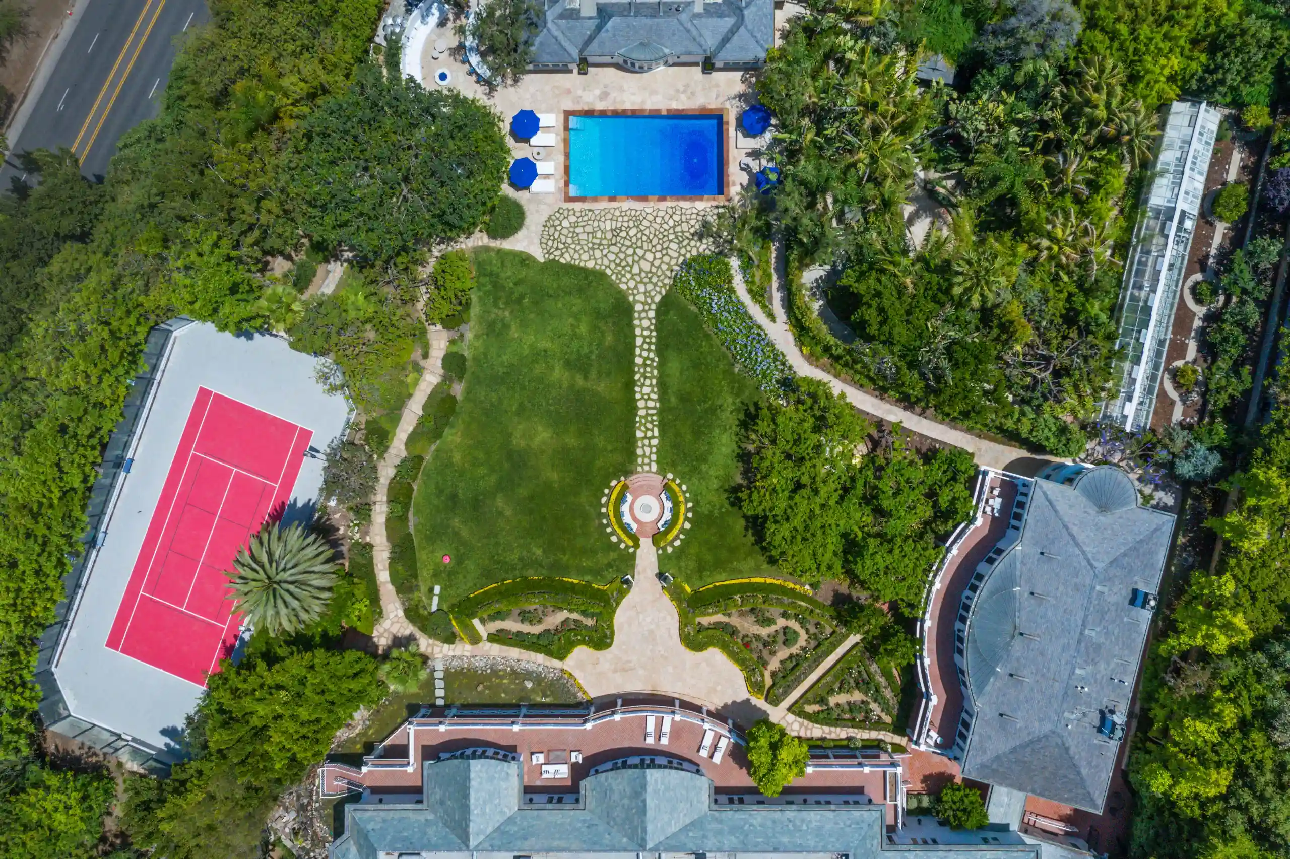 Maison Du Soleil — view 53